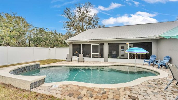 Exterior, Pool