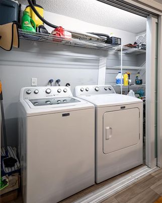 Interior, Utility Closets, Washer, Wood Texture Flooring