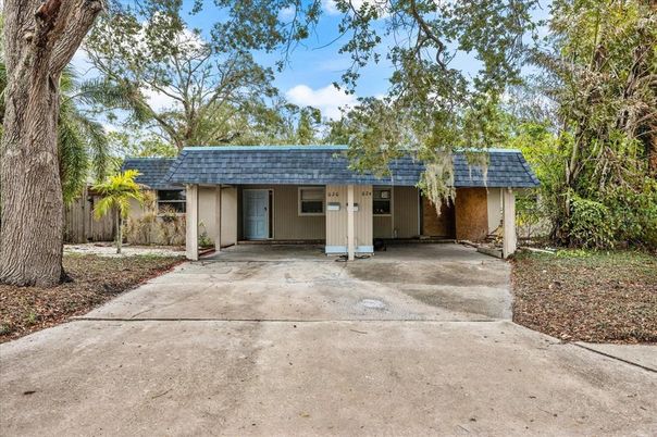 Exterior, Facade, Ranch