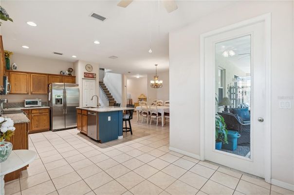 Chandelier, Dining room, Interior, Kitchen, Recessed Lighting, Stainless Steel Appliances