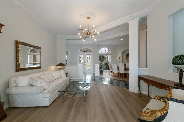 Dining room, Interior, Living room, Pendant Lights, Recessed Lighting, Wood Texture Flooring