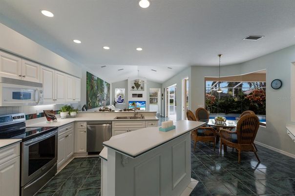 Dining room, Interior, Kitchen, Pendant Lights, Recessed Lighting, Stainless Steel Appliances