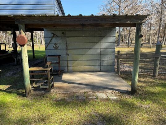 Backyard, Exterior