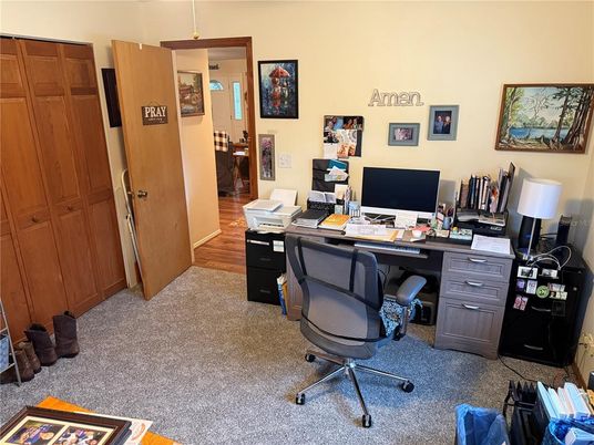 Home Office, Interior