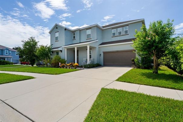 Attached, Exterior, Facade, Farmhouse