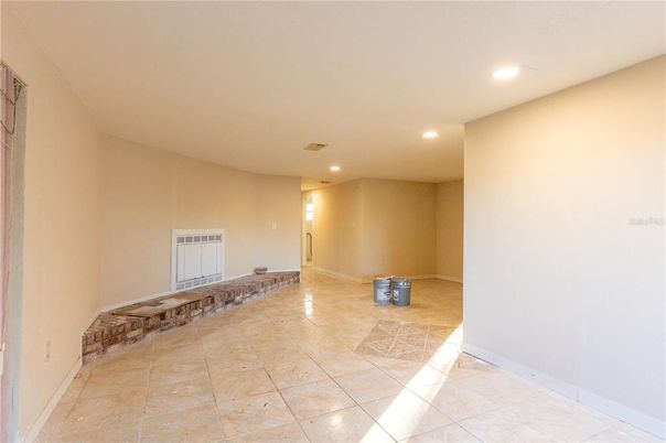 Empty room, Interior, Recessed Lighting