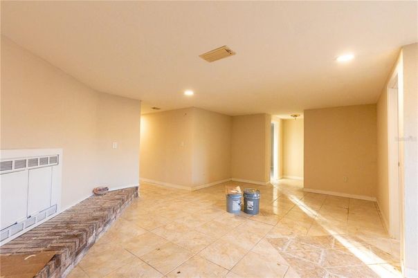 Empty room, Interior, Recessed Lighting