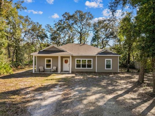 Backyard, Exterior, Facade, Ranch