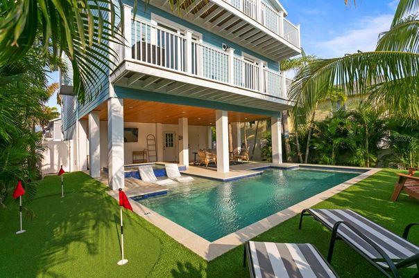 Exterior, Pool