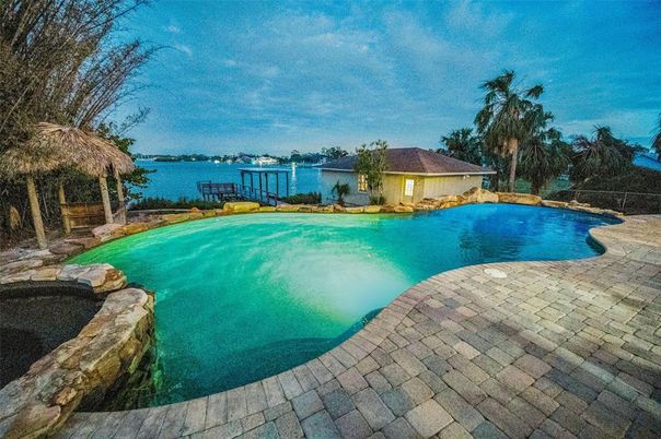 Exterior, Pool, Water