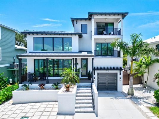 Attached, Exterior, Facade, Modern