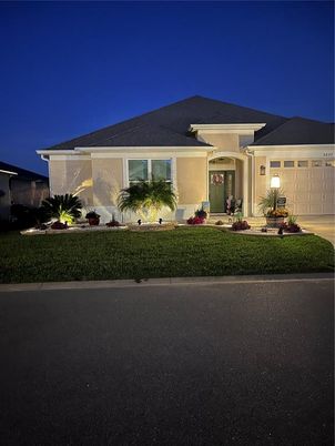 Attached, Exterior, Facade, Ranch