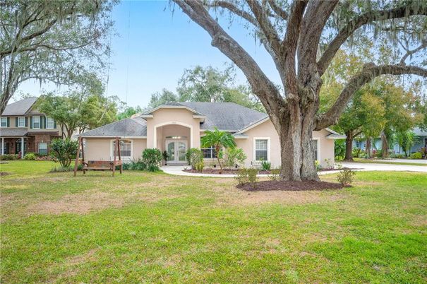 Backyard, Exterior, Facade, Ranch