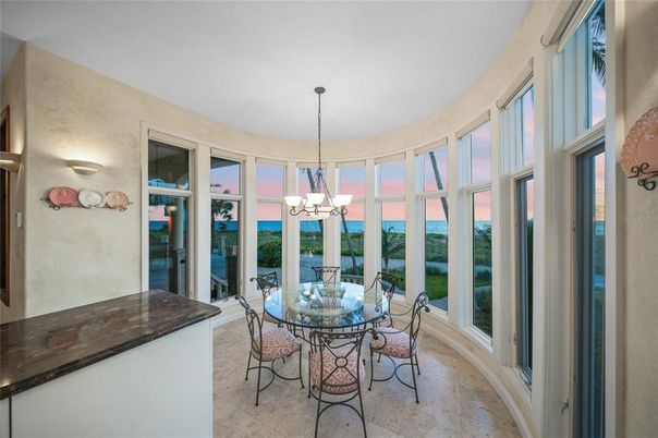 Chandelier, Dining room, Interior