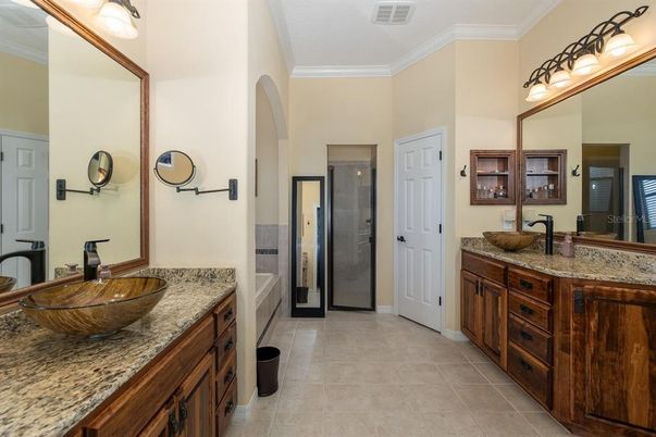 Bathroom, Dual Sink Vanities, Interior
