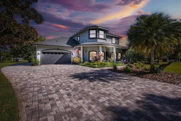 Attached, Exterior, Facade, Mediterranean