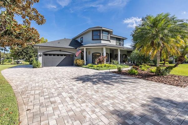 Attached, Exterior, Facade, Mediterranean