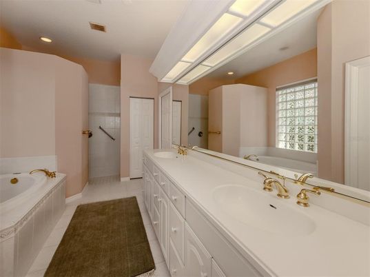 Bathroom, Dual Sink Vanities, Interior, Recessed Lighting