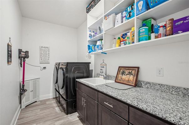 Interior, Washer, Wood Texture Flooring