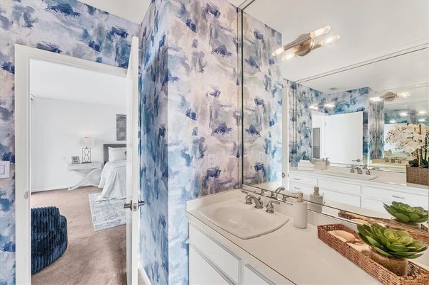 Bathroom, Bedroom, Dual Sink Vanities, Interior
