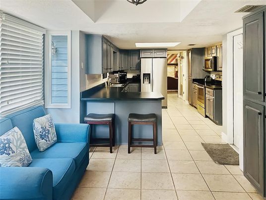 Interior, Kitchen, Living room, Stainless Steel Appliances