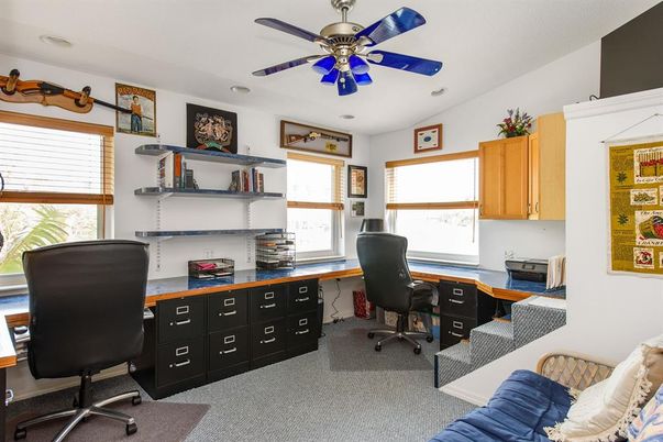 Home Office, Interior