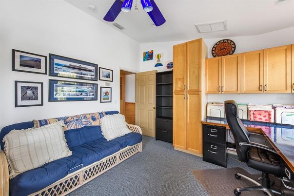 Home Office, Interior