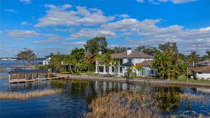 Exterior, Lake