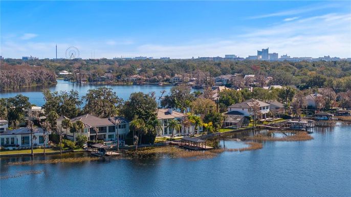 Exterior, Lake
