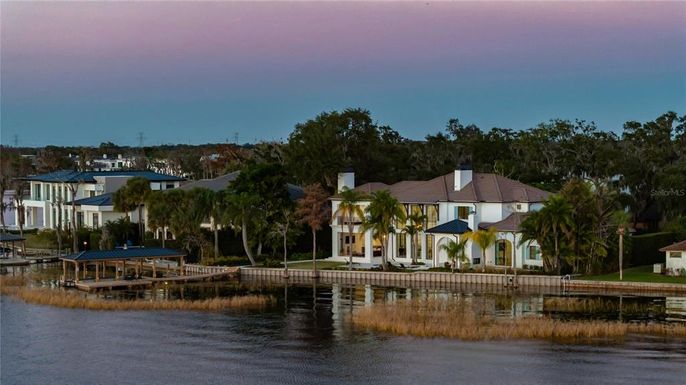 Exterior, Lake