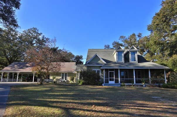 Exterior, Facade, Cape Cod