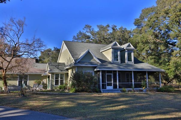 Exterior, Facade, Cape Cod