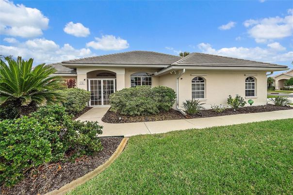 Backyard, Exterior, Facade, Ranch