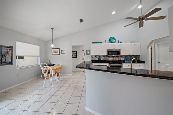 Dining room, Interior, Kitchen, Pendant Lights, Recessed Lighting, Stainless Steel Appliances
