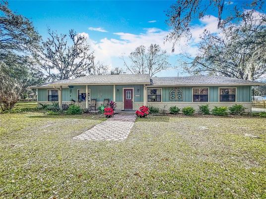 Backyard, Exterior, Facade, Ranch