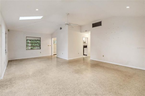 Empty room, Interior, Recessed Lighting
