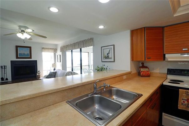 Fireplace, Interior, Kitchen, Recessed Lighting