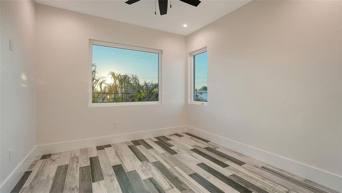 Empty room, Interior, Recessed Lighting, Wood Texture Flooring