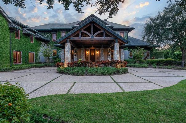 Exterior, Facade, American Craftsman