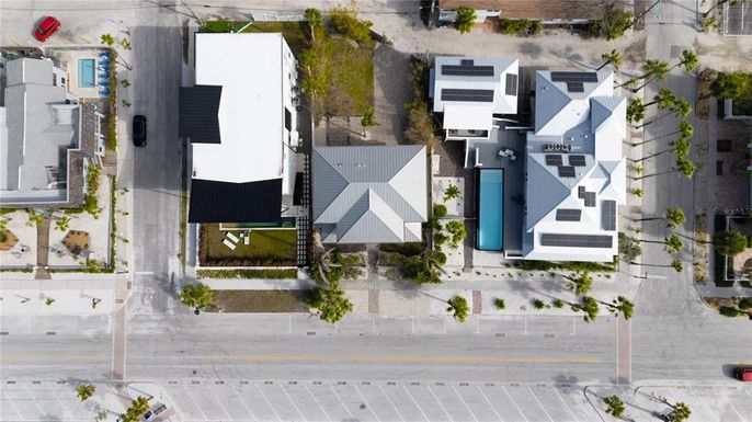 Exterior, Drone
