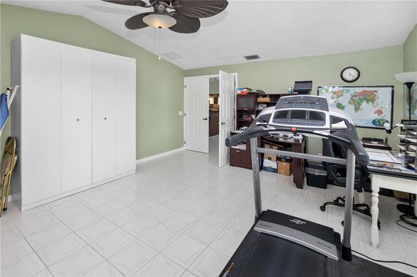 Home Office, Interior