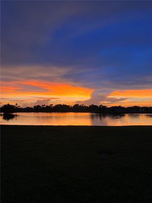 Exterior, Lake