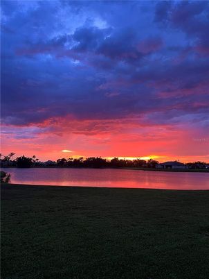 Exterior, Lake