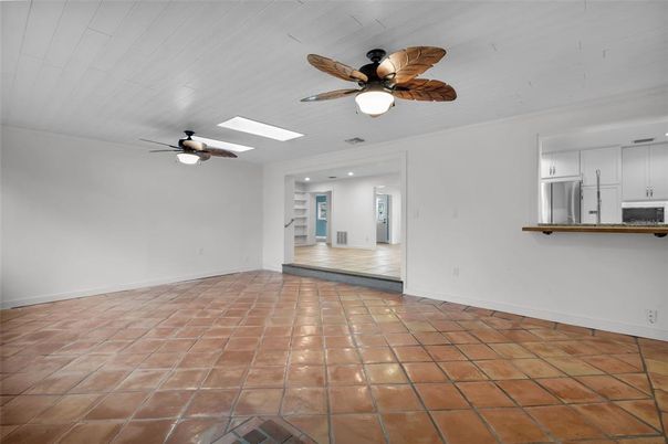 Empty room, Interior, Kitchen, Recessed Lighting