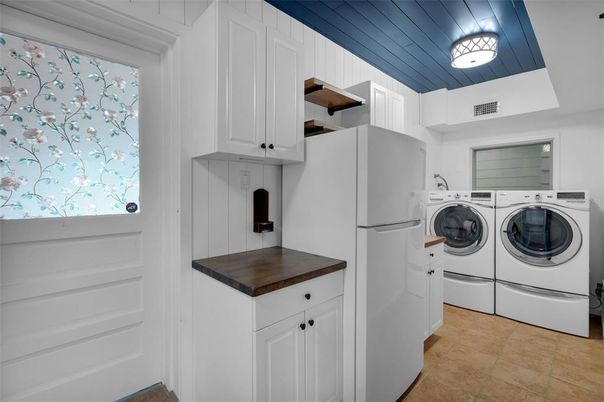 Interior, Washer