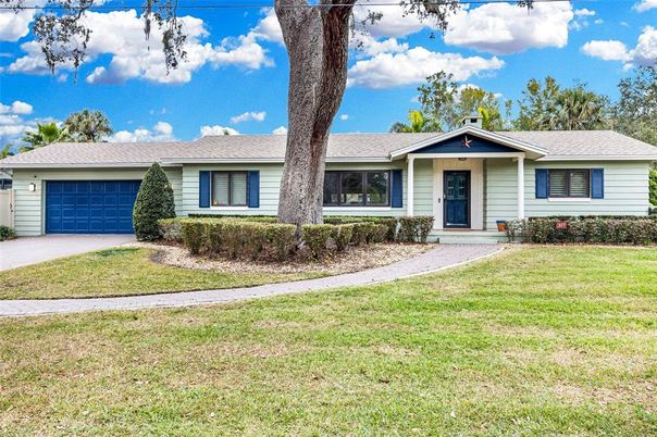Attached, Exterior, Facade, Ranch
