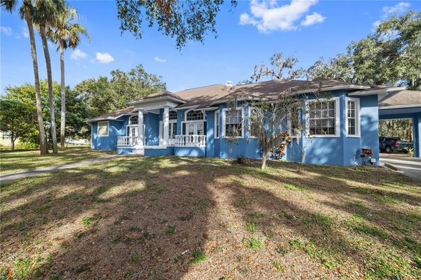 Backyard, Exterior, Facade, Ranch