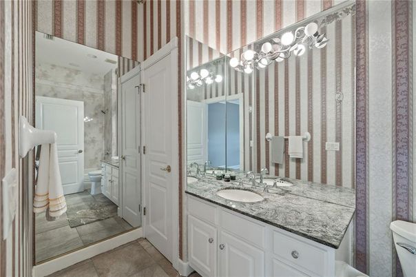 Bathroom, Dual Sink Vanities, Interior
