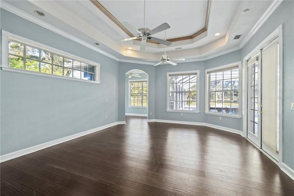 Empty room, Interior, Recessed Lighting, Wood Texture Flooring