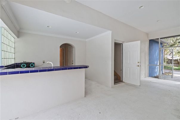 Empty room, Interior, Recessed Lighting